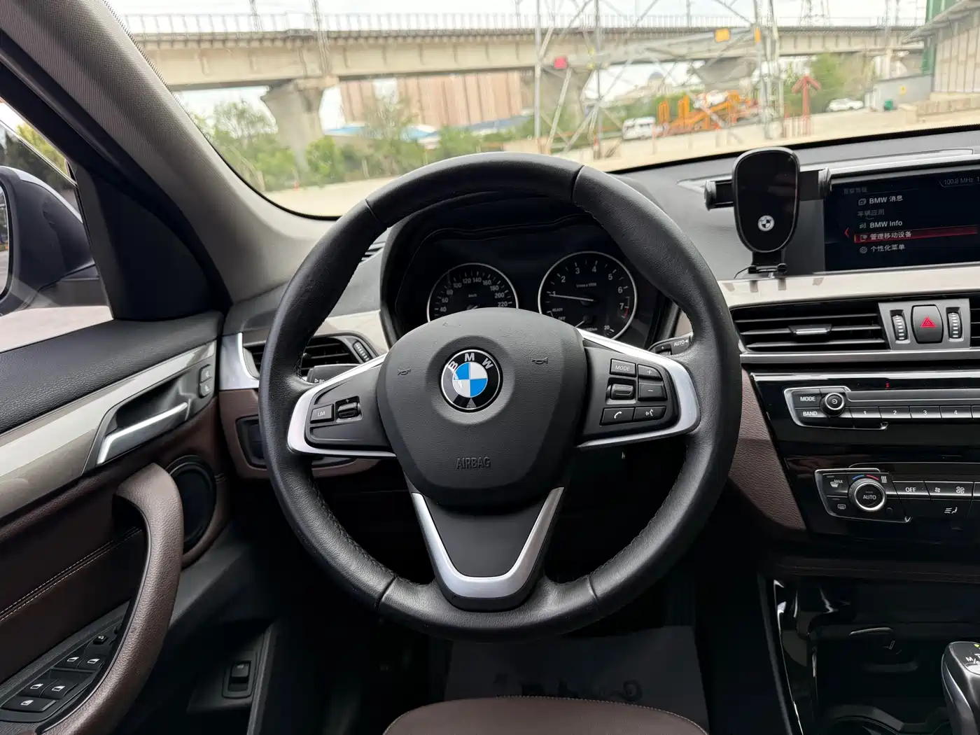 BMW X1 2018 sDrive18Li Premium Model фото 12