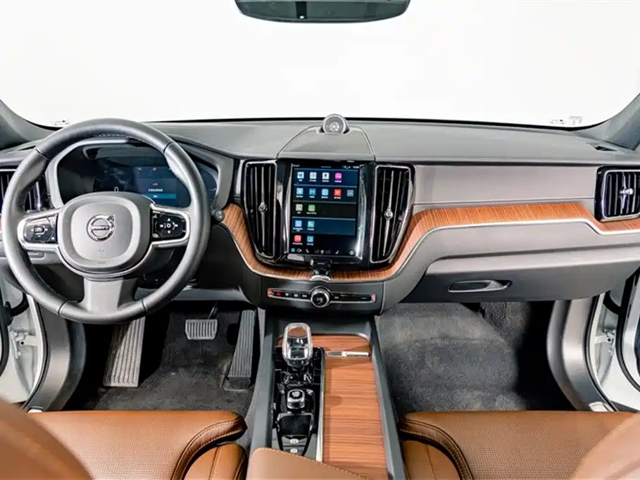 VOLVO XC60 PLUG IN HYBRID