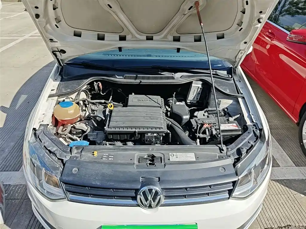 Volkswagen Polo 2014 1.6L Automatic Comfort Edition фото 20