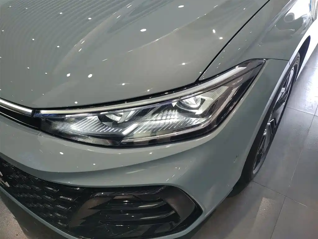 Volkswagen Passat 2025 Model Pro 380TSI Starlight Dragon Premium Edition фото 24