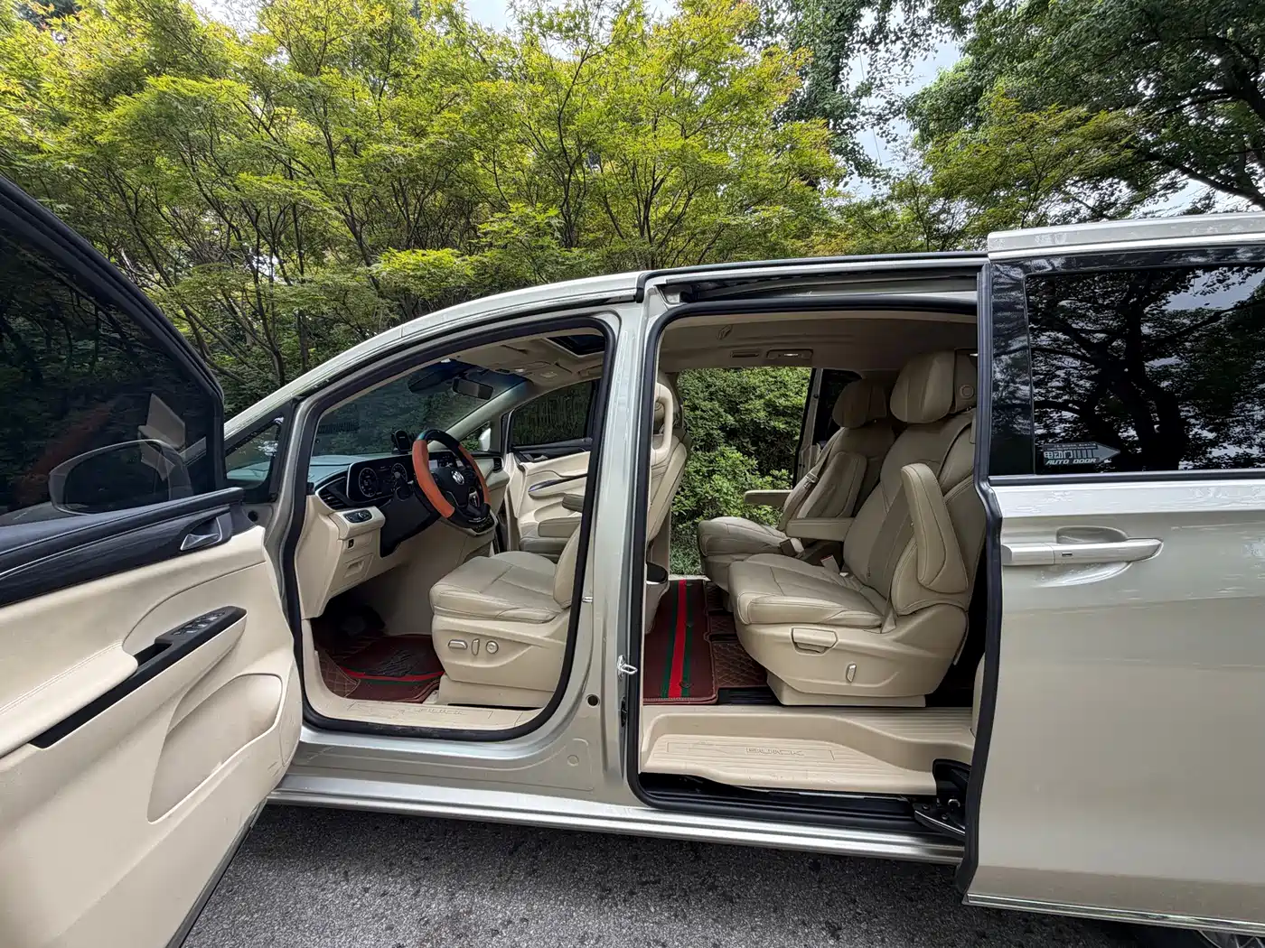 Фото 9 - Buick GL8