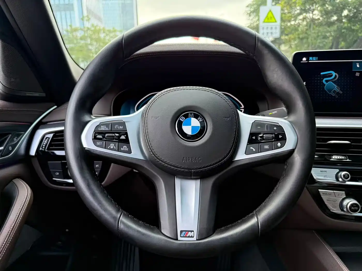 BMW 5 Series New Energy 2021 535Le Pioneer Edition M Sport Package фото 11
