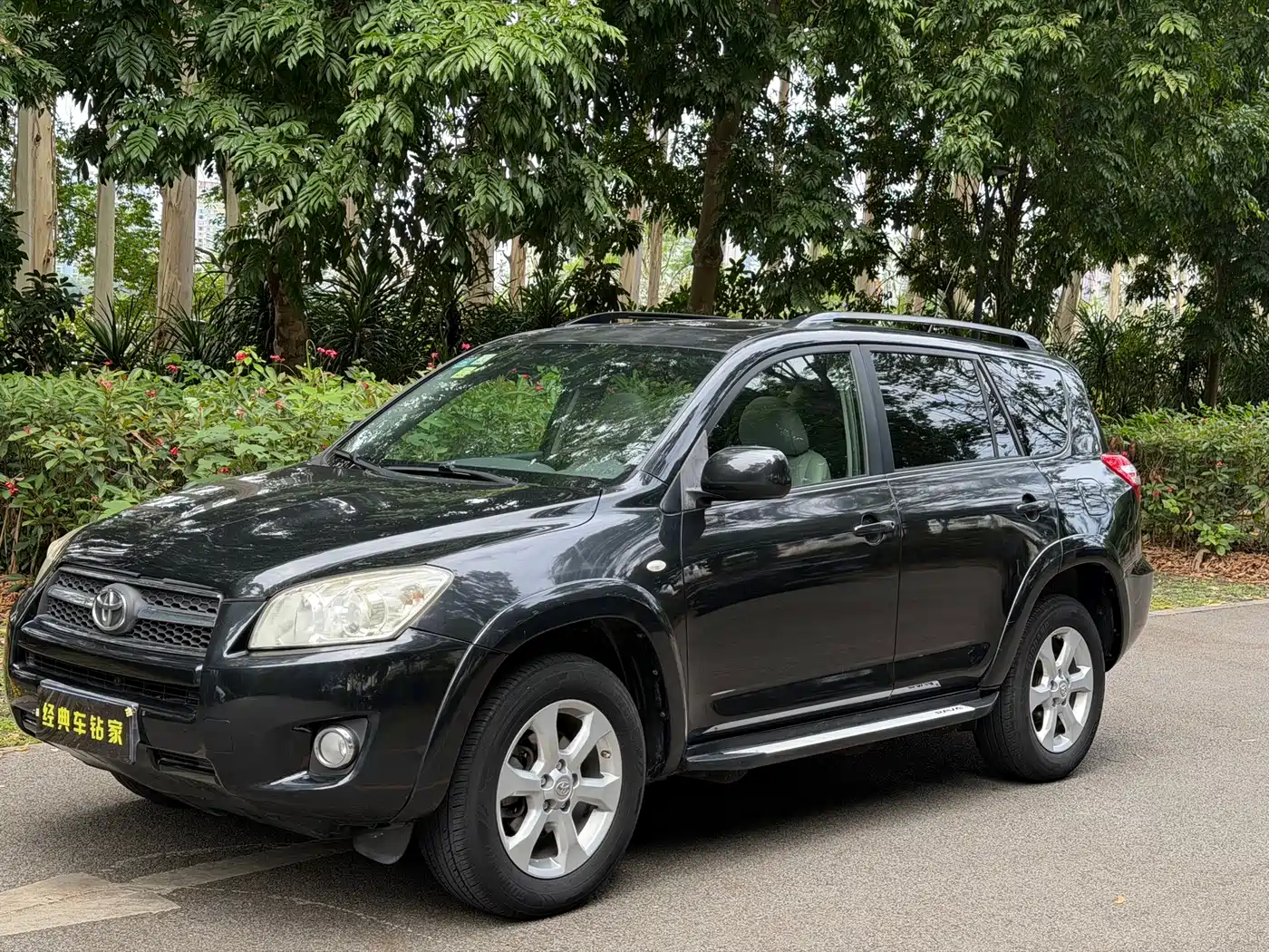 Toyota RAV4 Rongfang 2010 Model 2.0L Manual Luxury Upgrade Edition