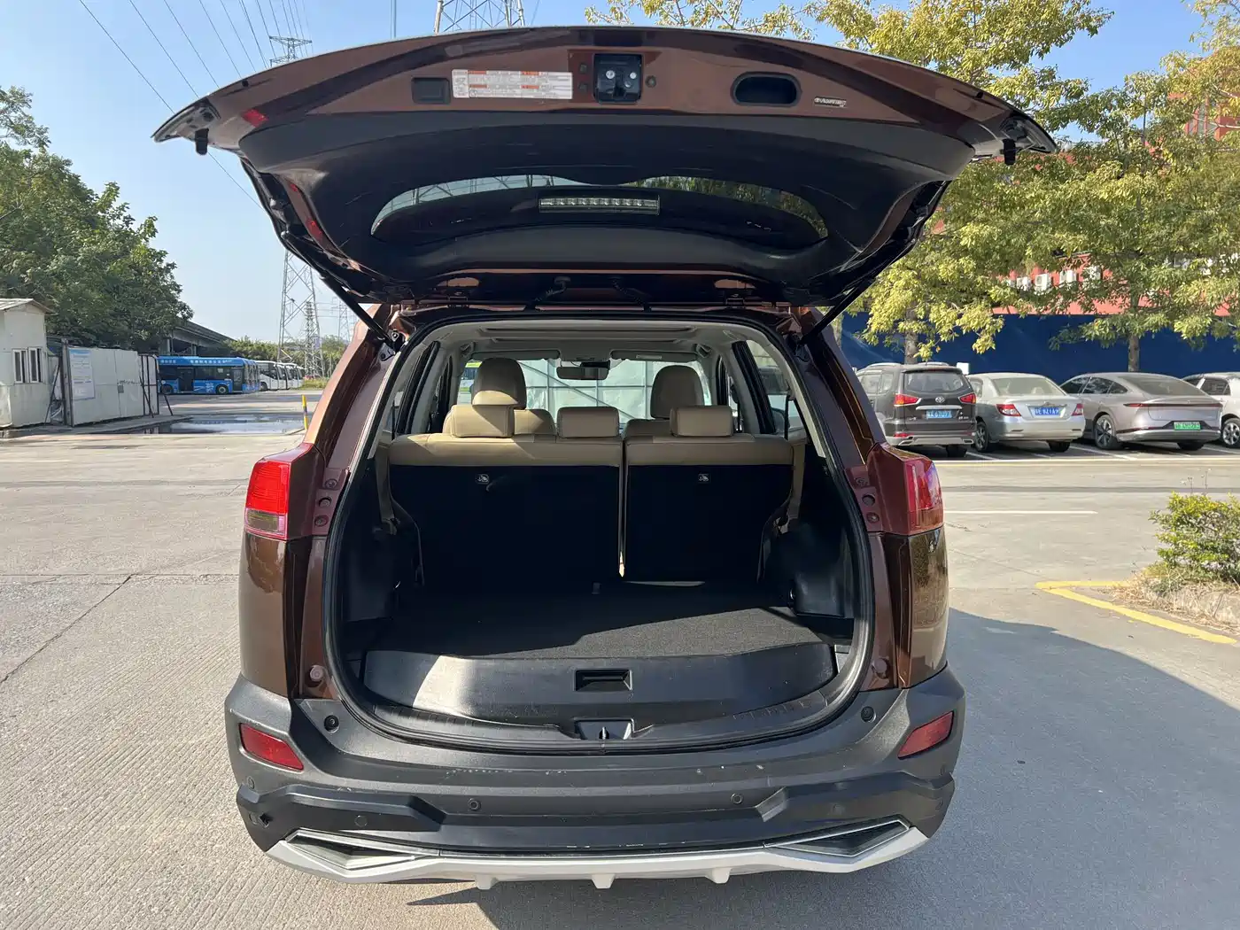 Toyota RAV4 Rongfang 2015 2.5L Auto 4WD Premium Edition фото 12