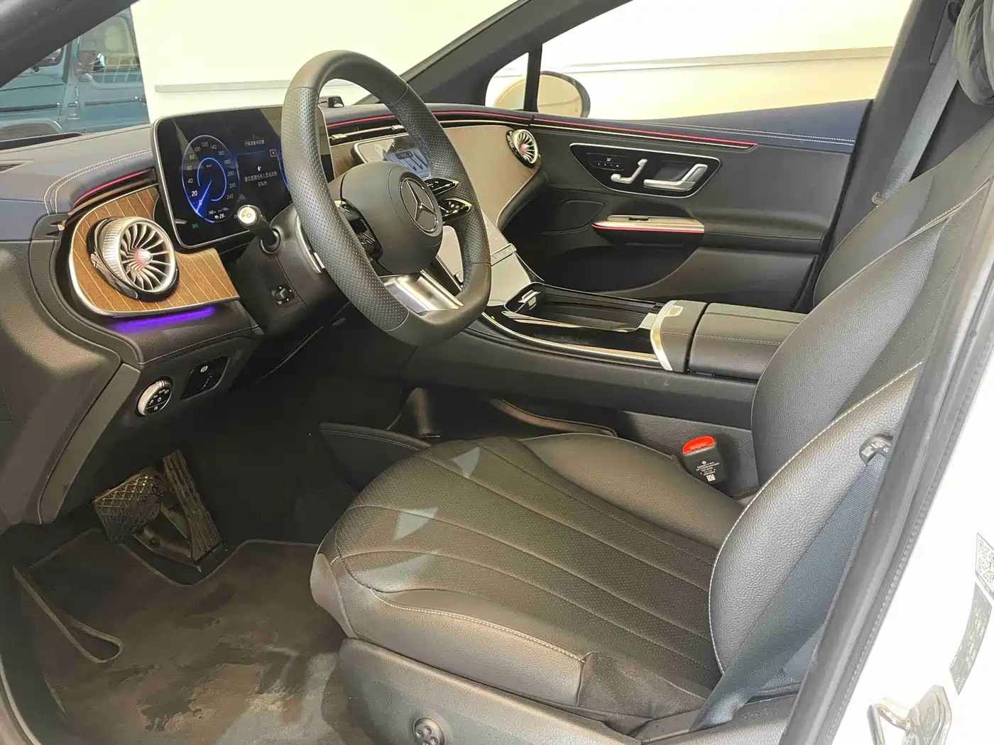 Mercedes-Benz EQE 2025 2025 Model 500 4MATIC Luxury Edition