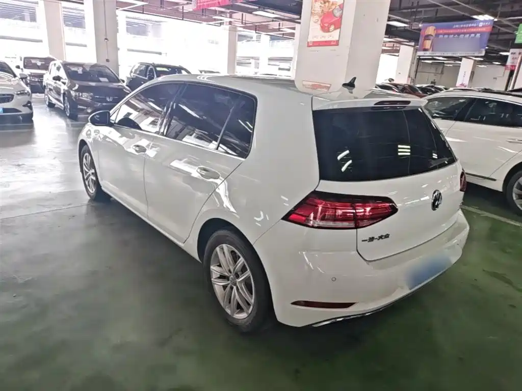 Volkswagen Golf 2019 200TSI DSG Comfort Progressive China VI фото 5