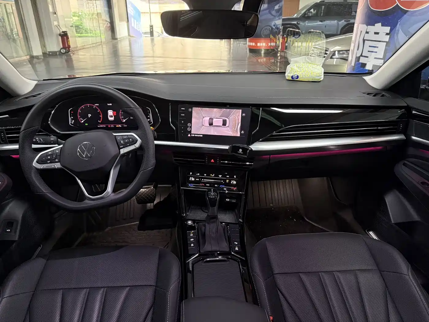 Volkswagen Passat 2025 Outstanding 380TSI Dragon Glory Edition фото 12