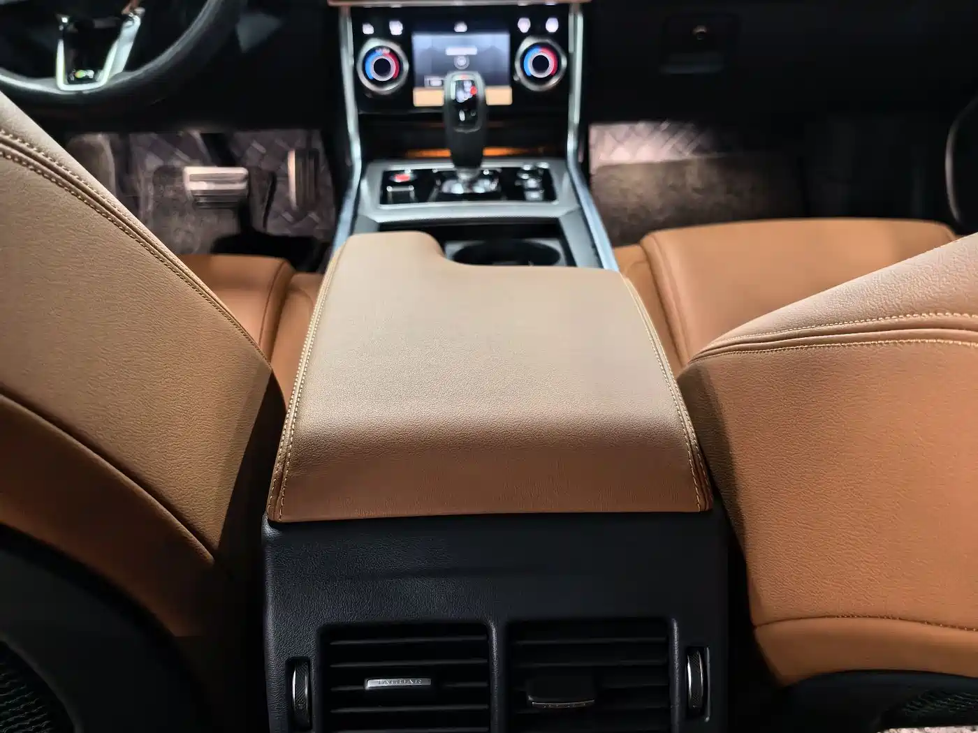 Jaguar XEL 2024 Model 2.0T 250PS R-DYNAMIC S Progressive Sport Edition фото 11