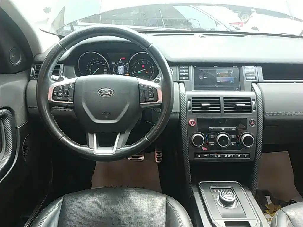 Land Rover Discovery Sport 2018 240PS SE Edition фото 11