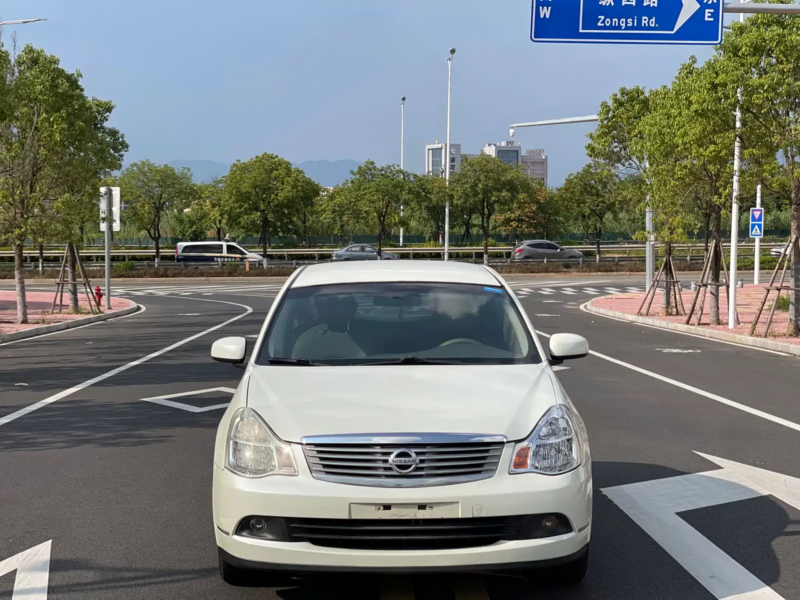 Фото 2 - Nissan Sylphy
