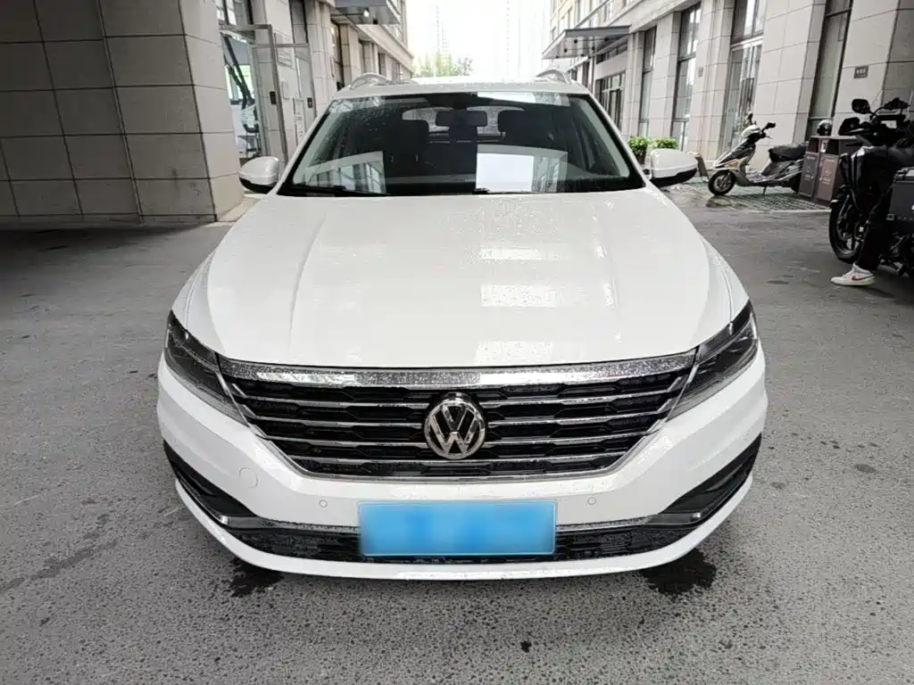 Photo 3 - Volkswagen Lavida