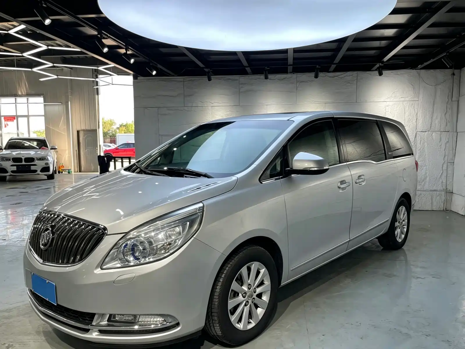 Фото 1 - Buick GL8