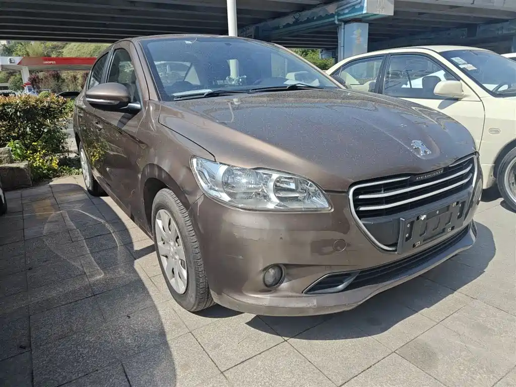 Peugeot 301 2016 1.6L Manual Comfort Edition фото 4