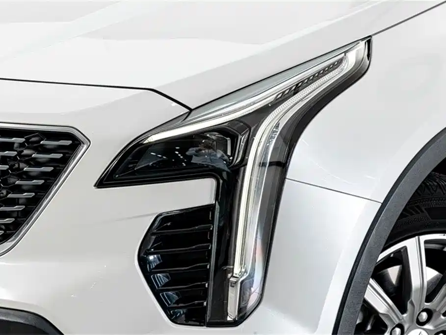 Cadillac XT4 2020 Facelift 28T 2WD Leading фото 4