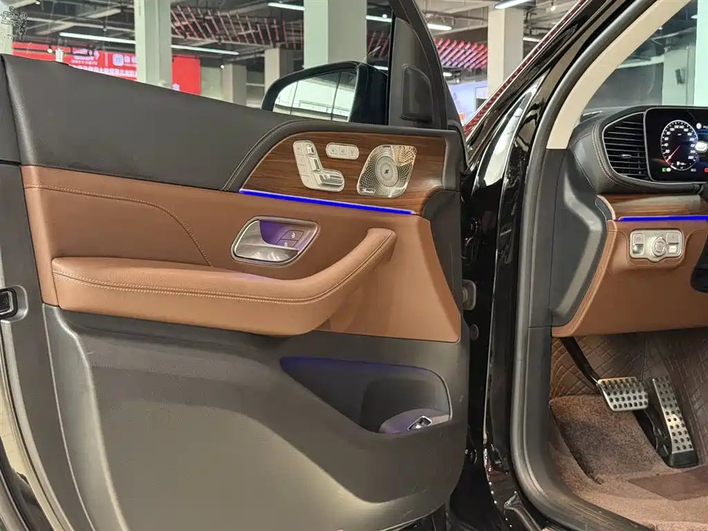 MERCEDES-BENZ GLS