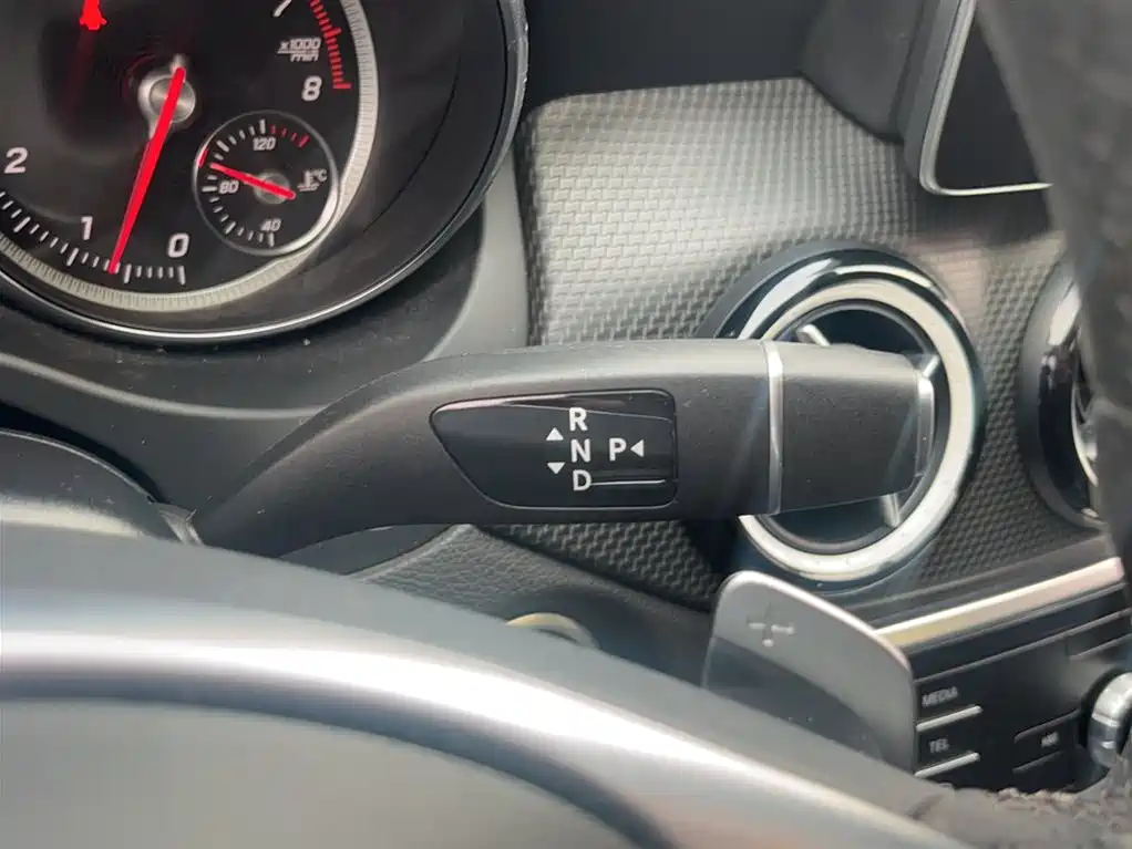 Mercedes-Benz GLA 2018 GLA 200 Dynamic фото 7