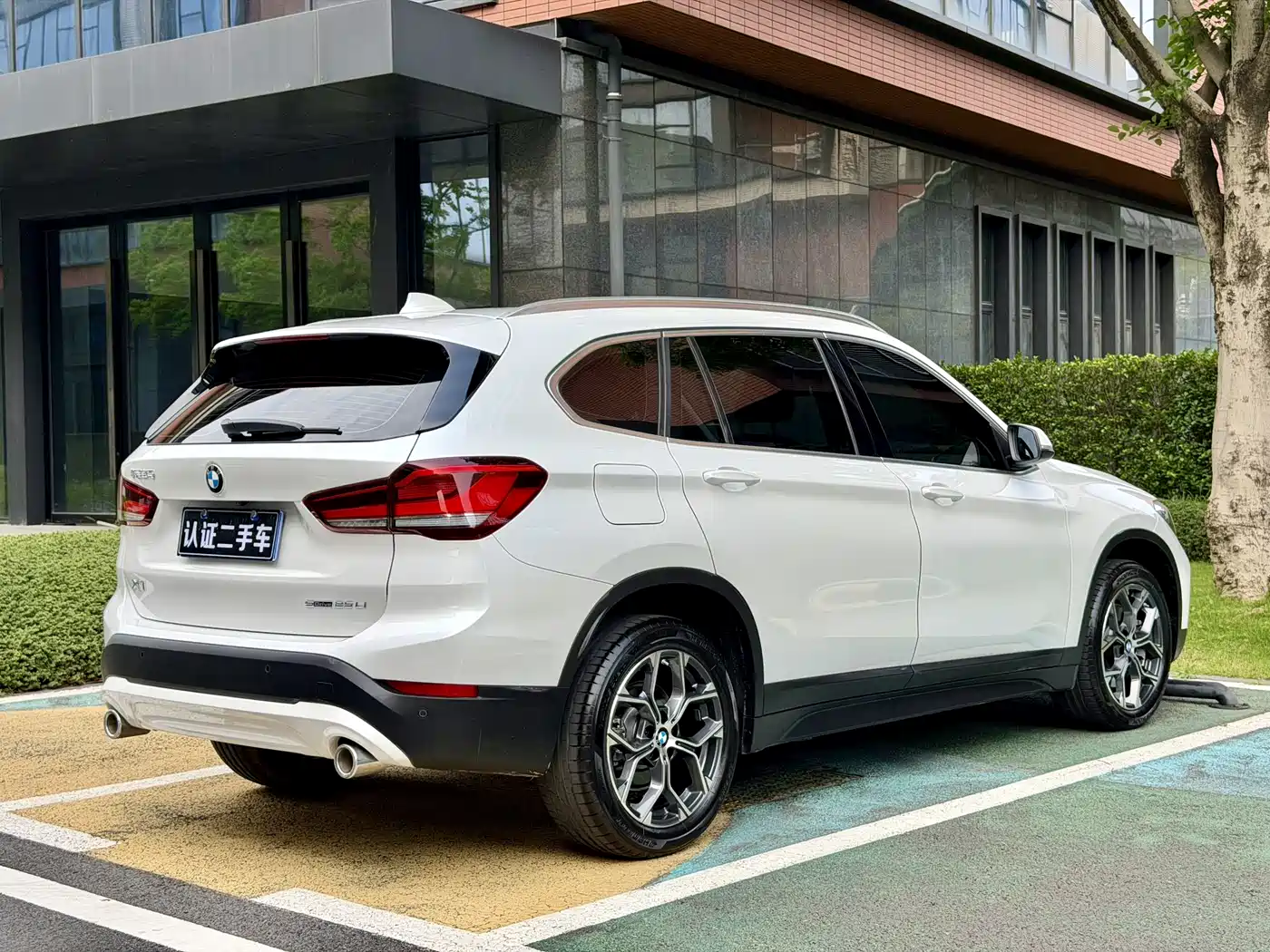 BMW X1 2021 sDrive25Li Leading фото 6