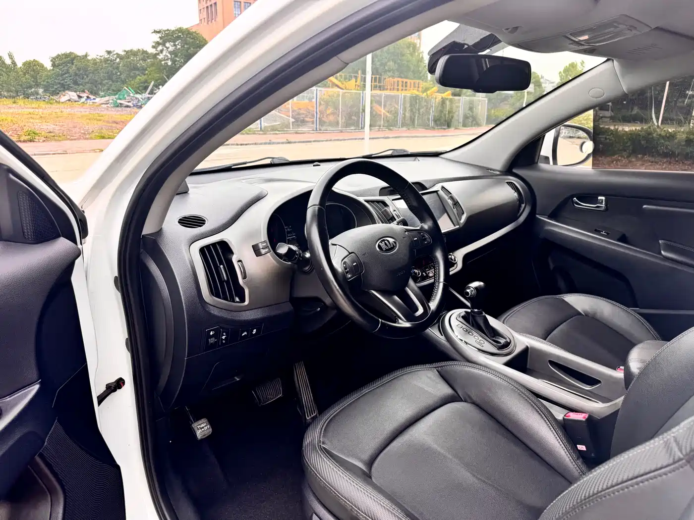 Kia Sportage 2015 2.0L Automatic 2WD GLS фото 8