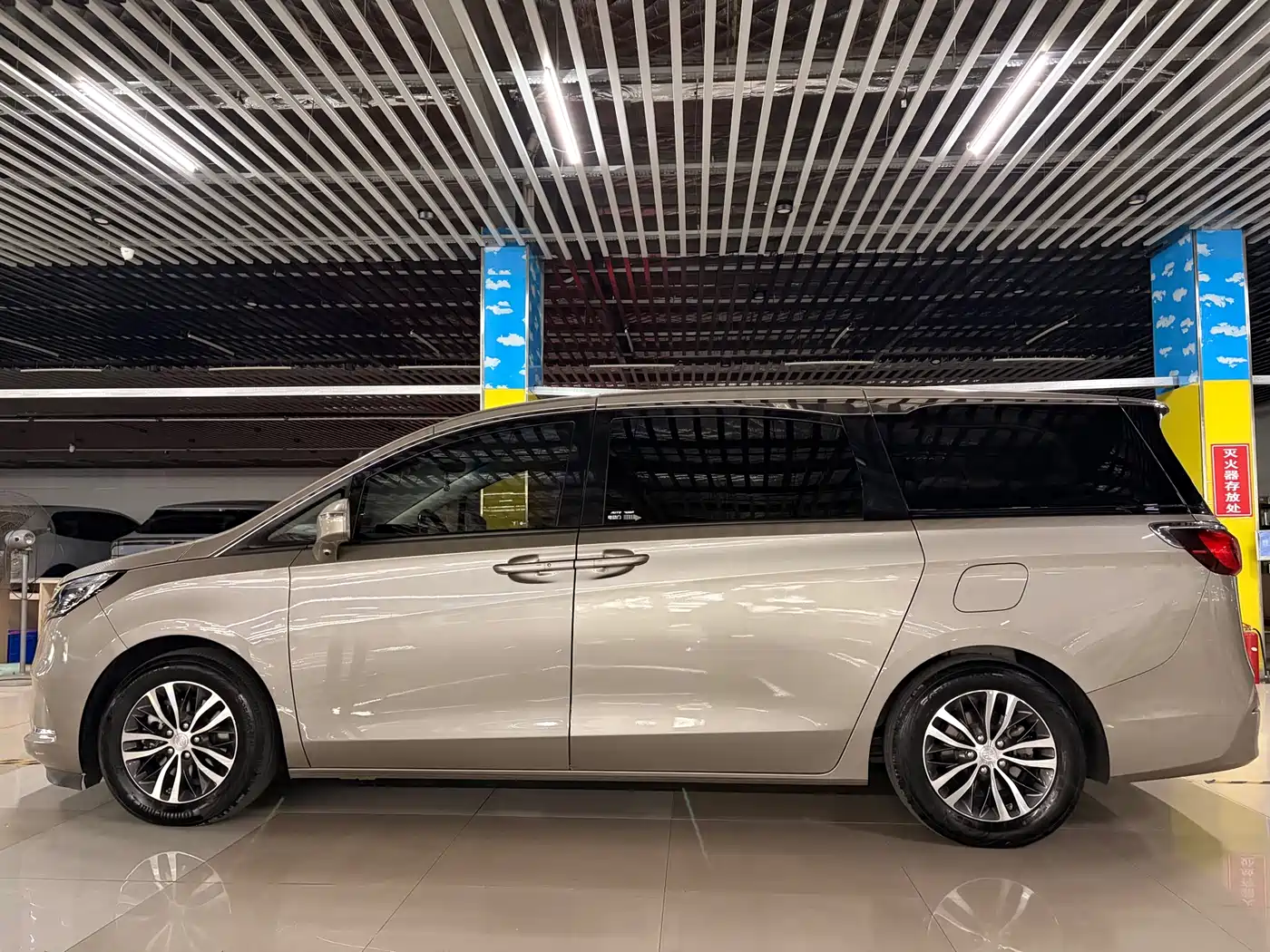 Buick GL8 2022 ES Landmark 653T Comfort фото 5