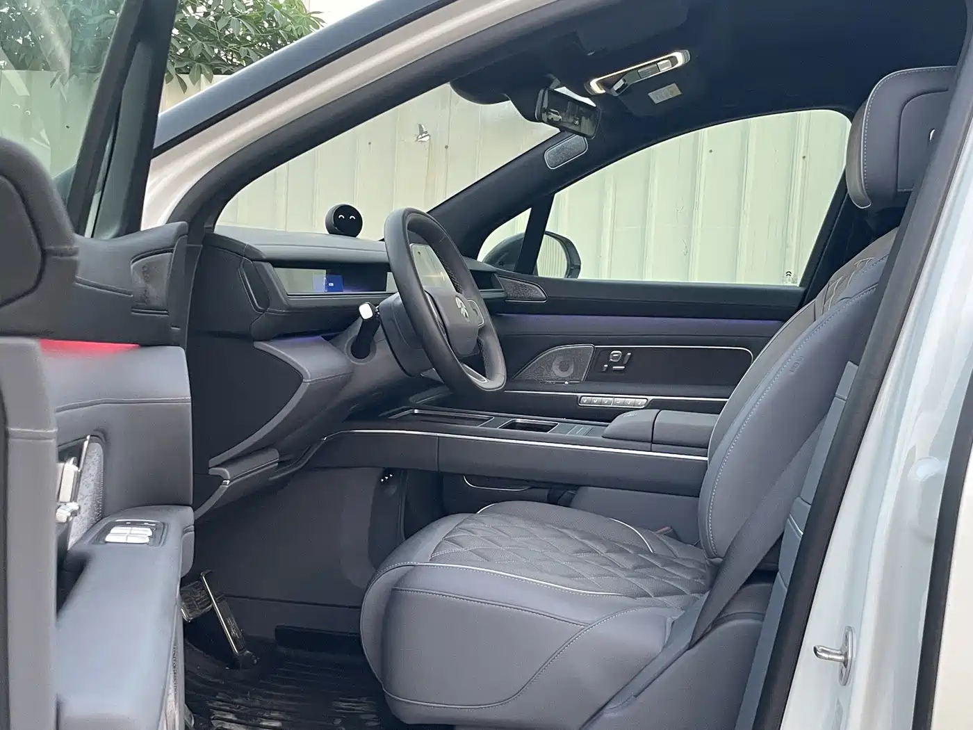 NIO ES8 2026 2025 Model 6-Seat Executive Luxury Edition