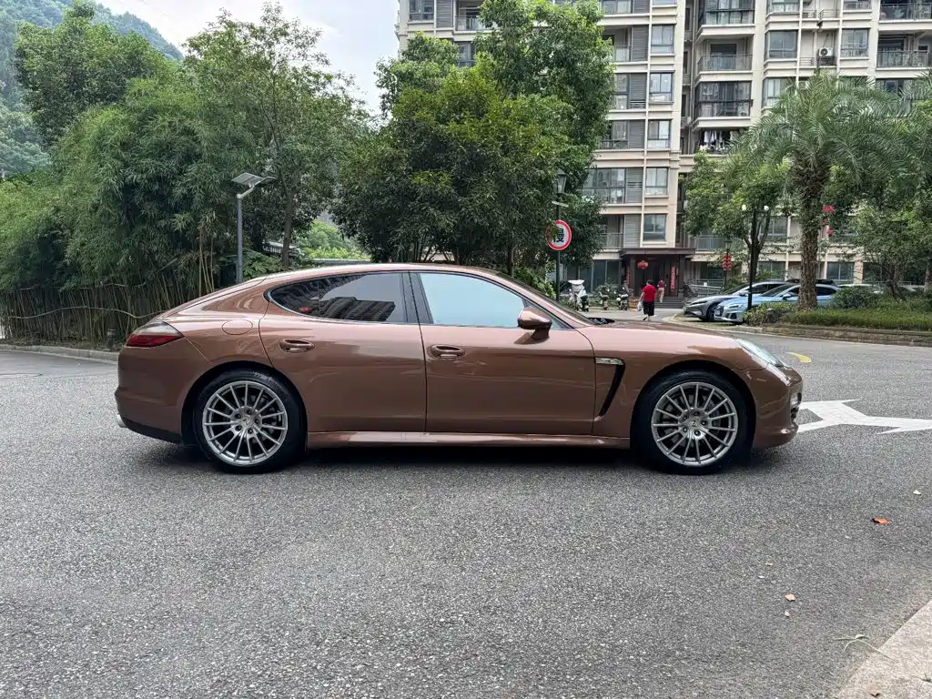 Photo 7 - Porsche Panamera