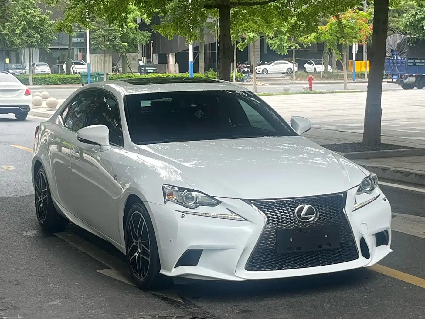 LEXUS IS