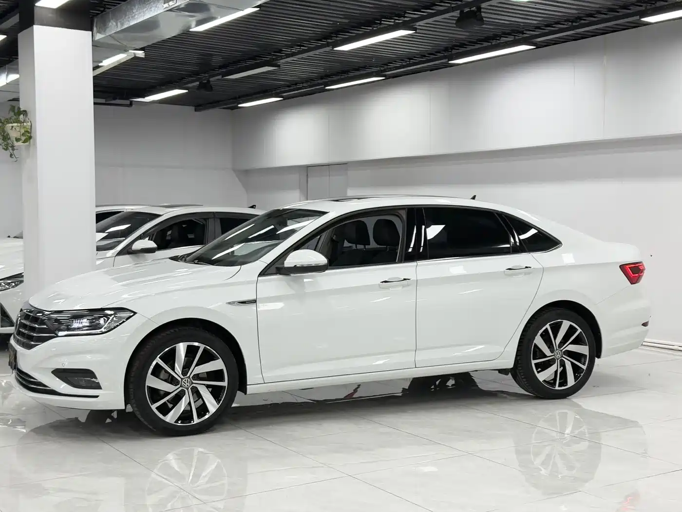 Volkswagen Sagitar 2022 280TSI DSG Excellence Edition фото 3