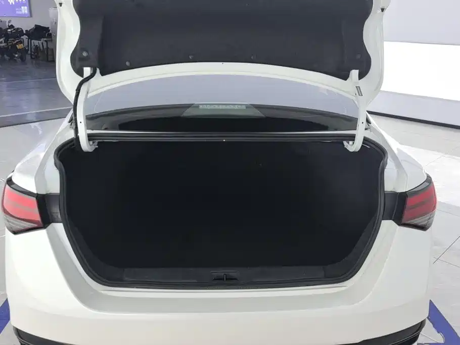 Nissan SYLPHY, миниатюра 4