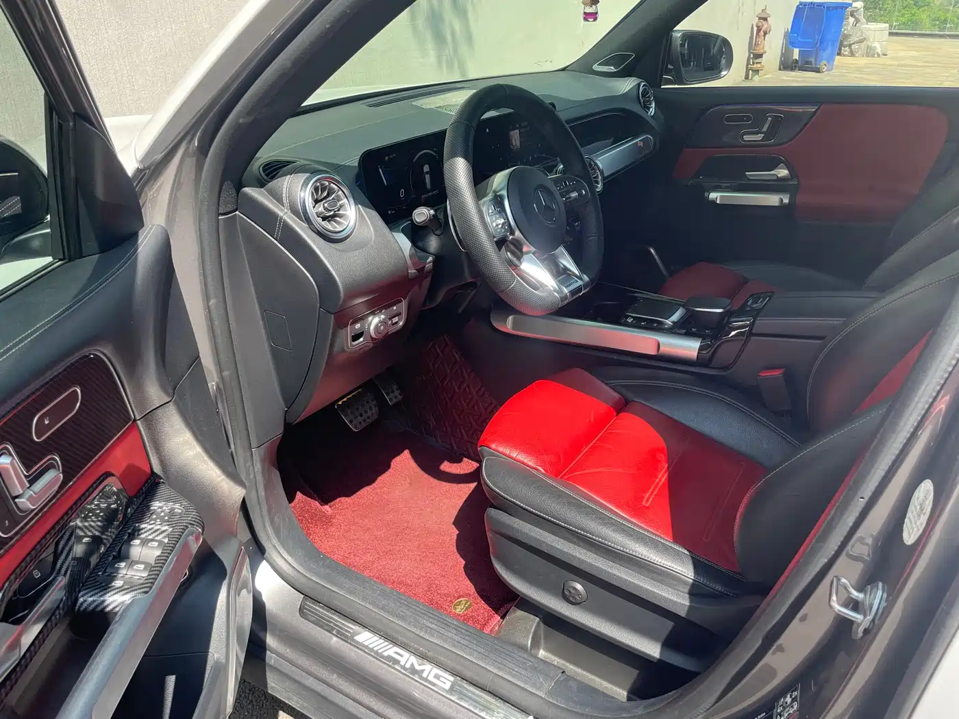 MERCEDES-BENZ GLB AMG