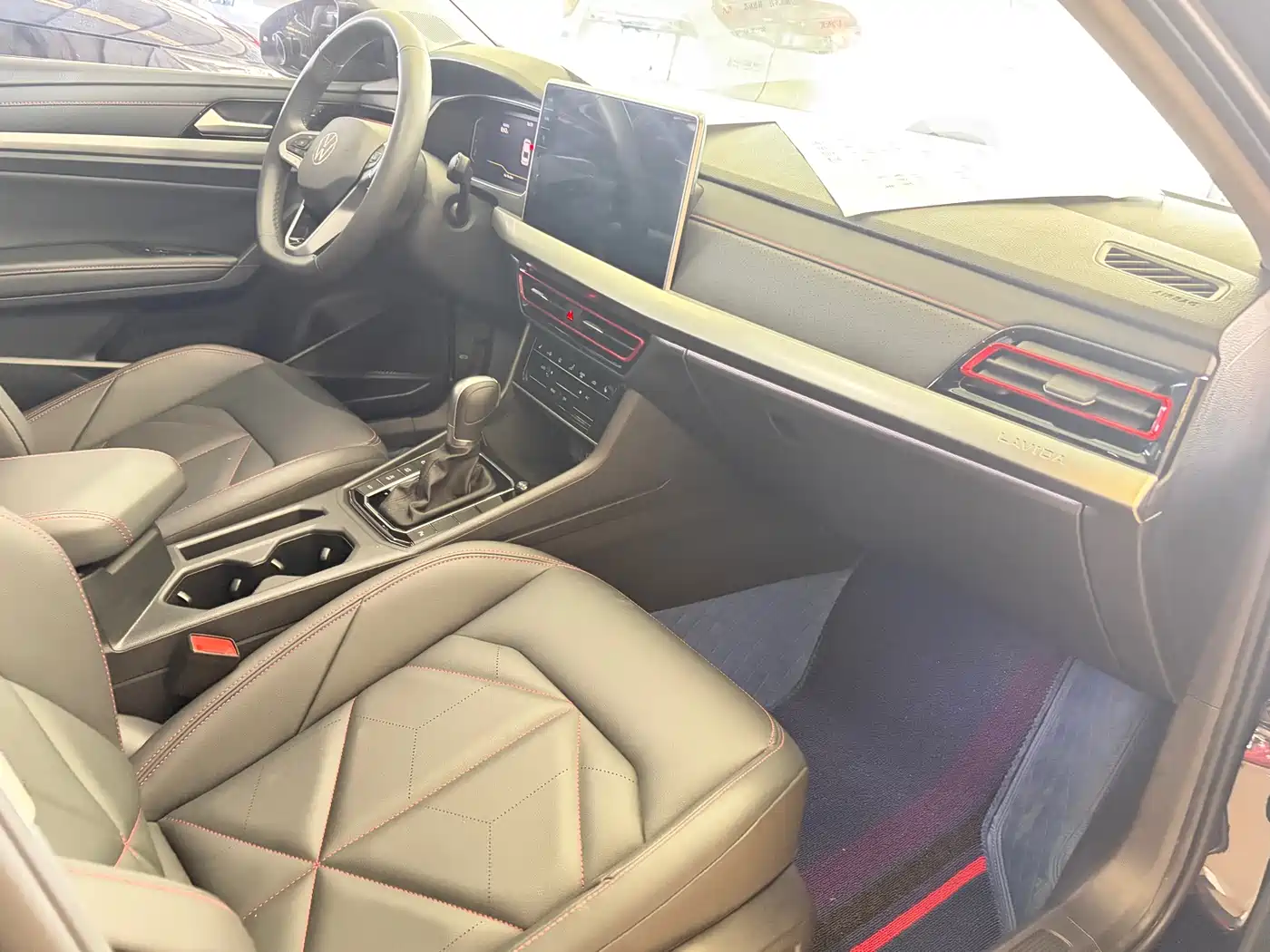 Volkswagen Lavida 2024 Model 300TSI DSG Starlight Full Comfort Edition фото 7