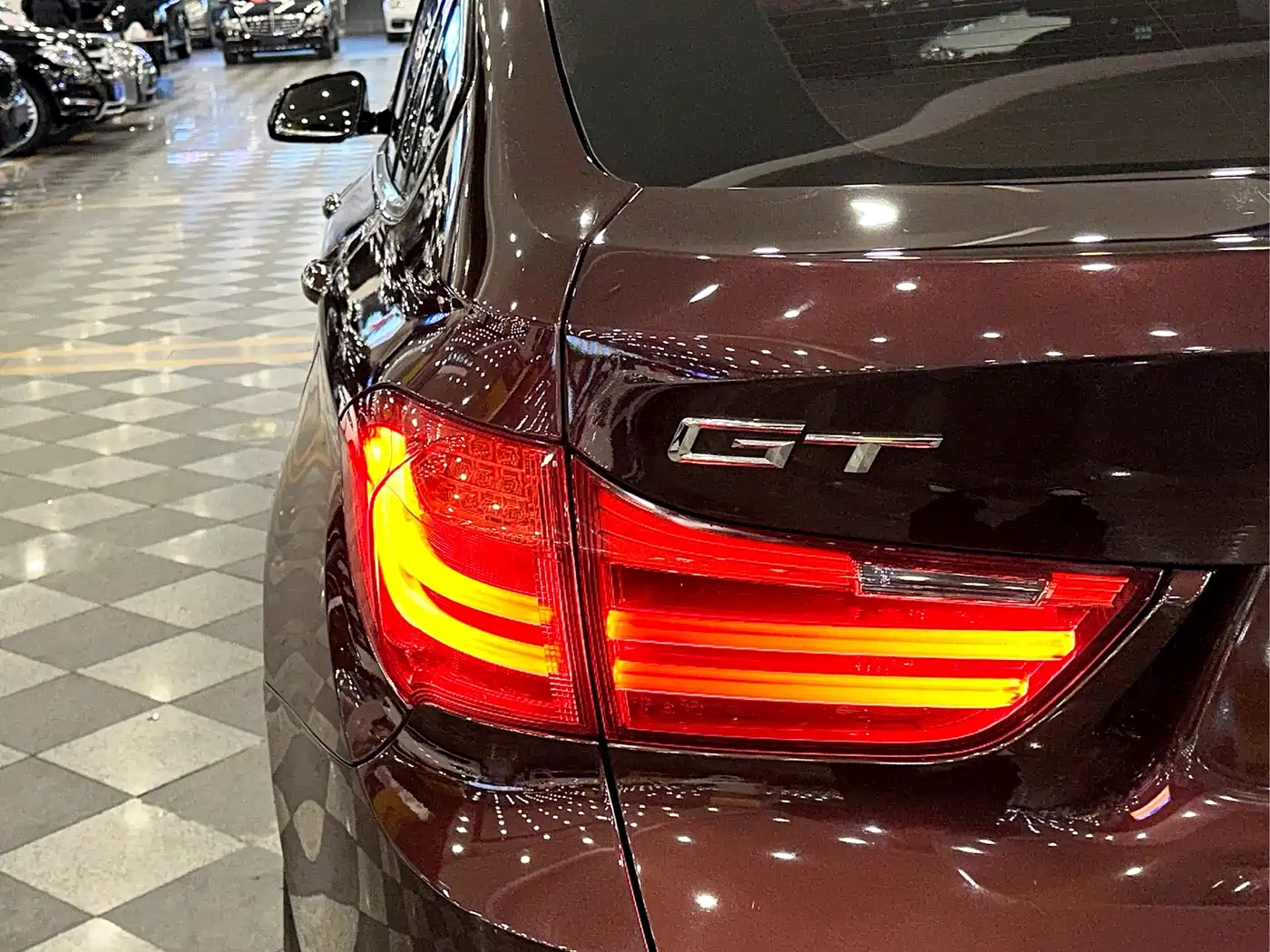 BMW 5 Series GT 2014 535i Luxury фото 14