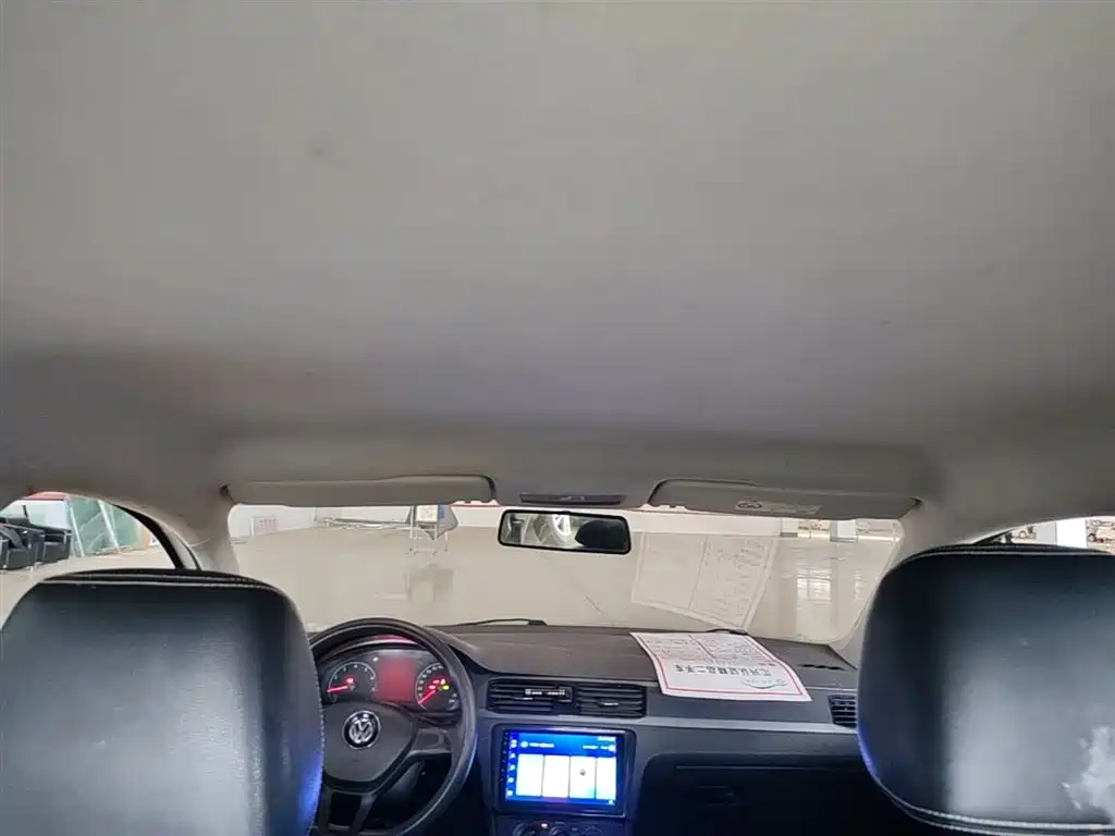 VOLKSWAGEN SANTANA