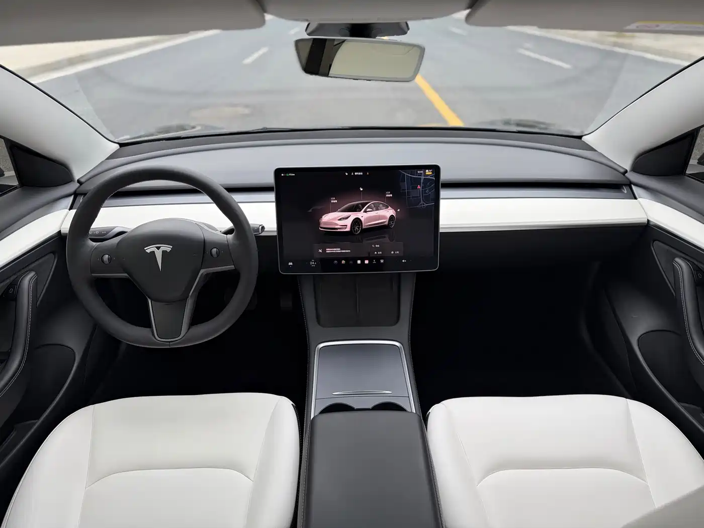 TESLA MODEL 3