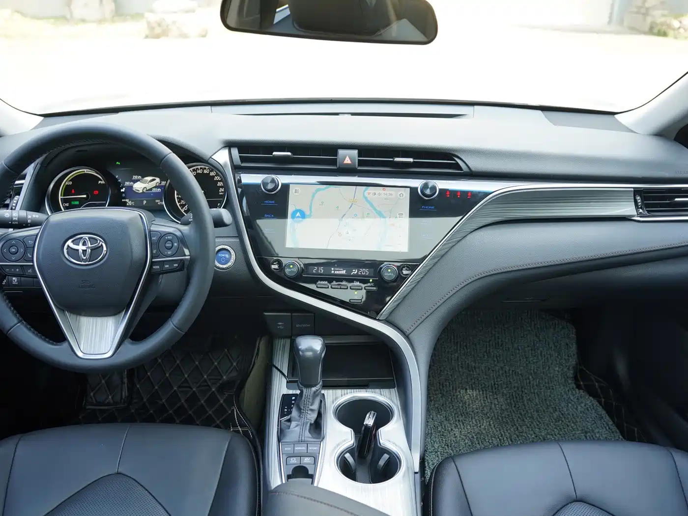 Toyota Camry 2019 Facelift Hybrid 2.5HG Luxury Edition фото 17