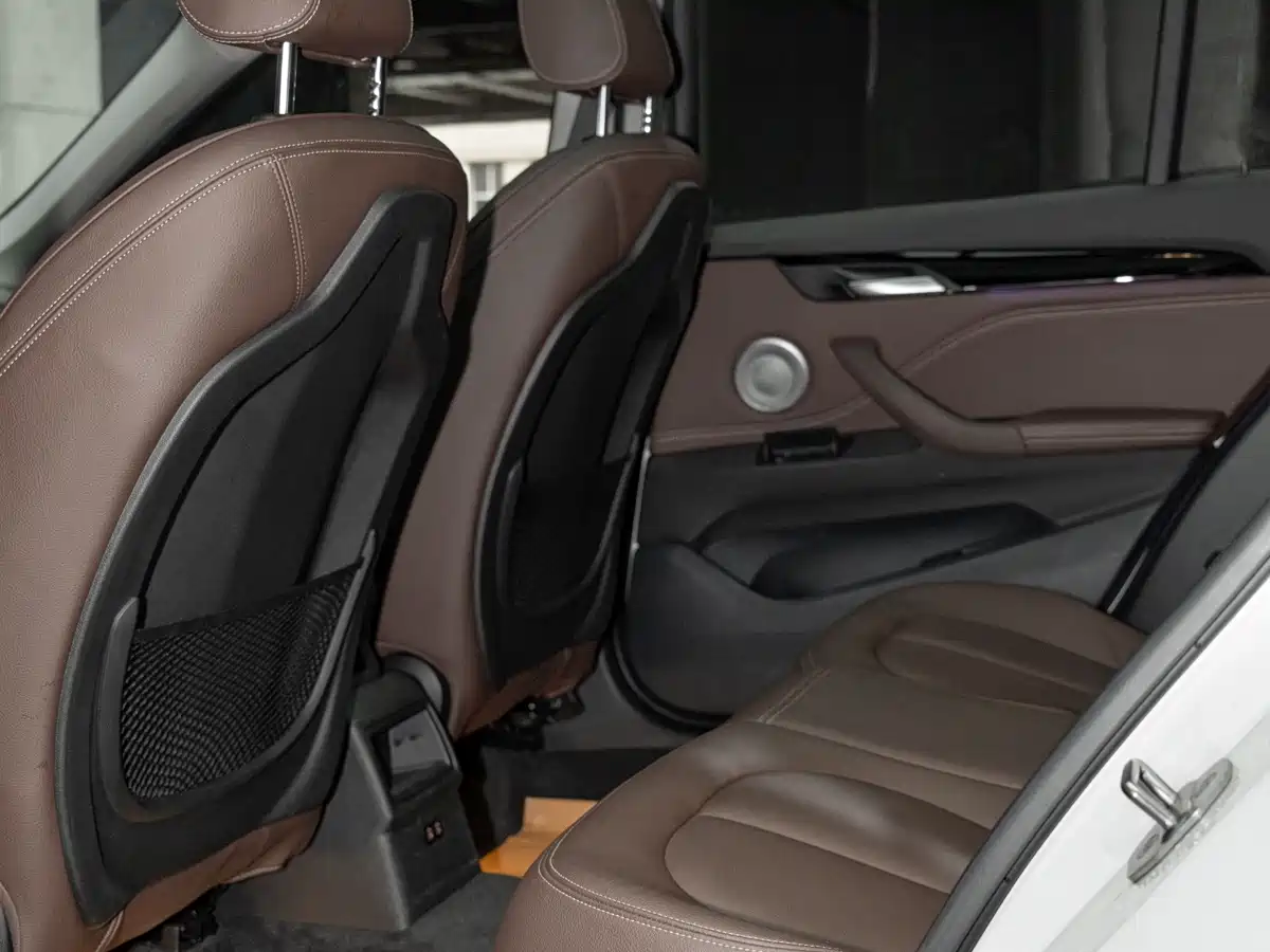 BMW X1 2022 sDrive20Li Fashion фото 14