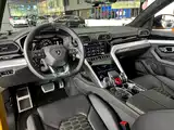 Фото 2 - Lamborghini Urus