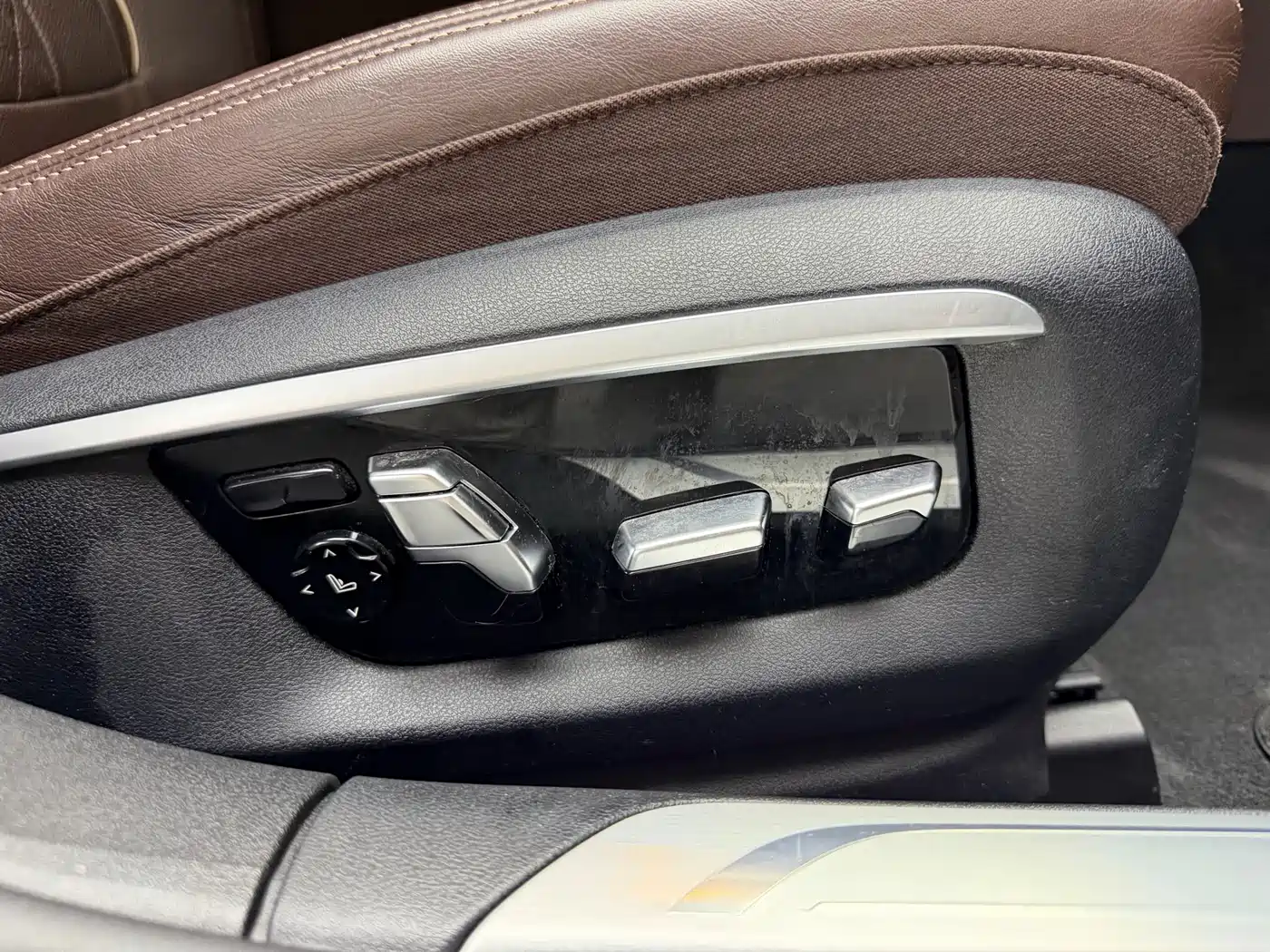BMW 7 Series 2016 730Li Leading фото 19