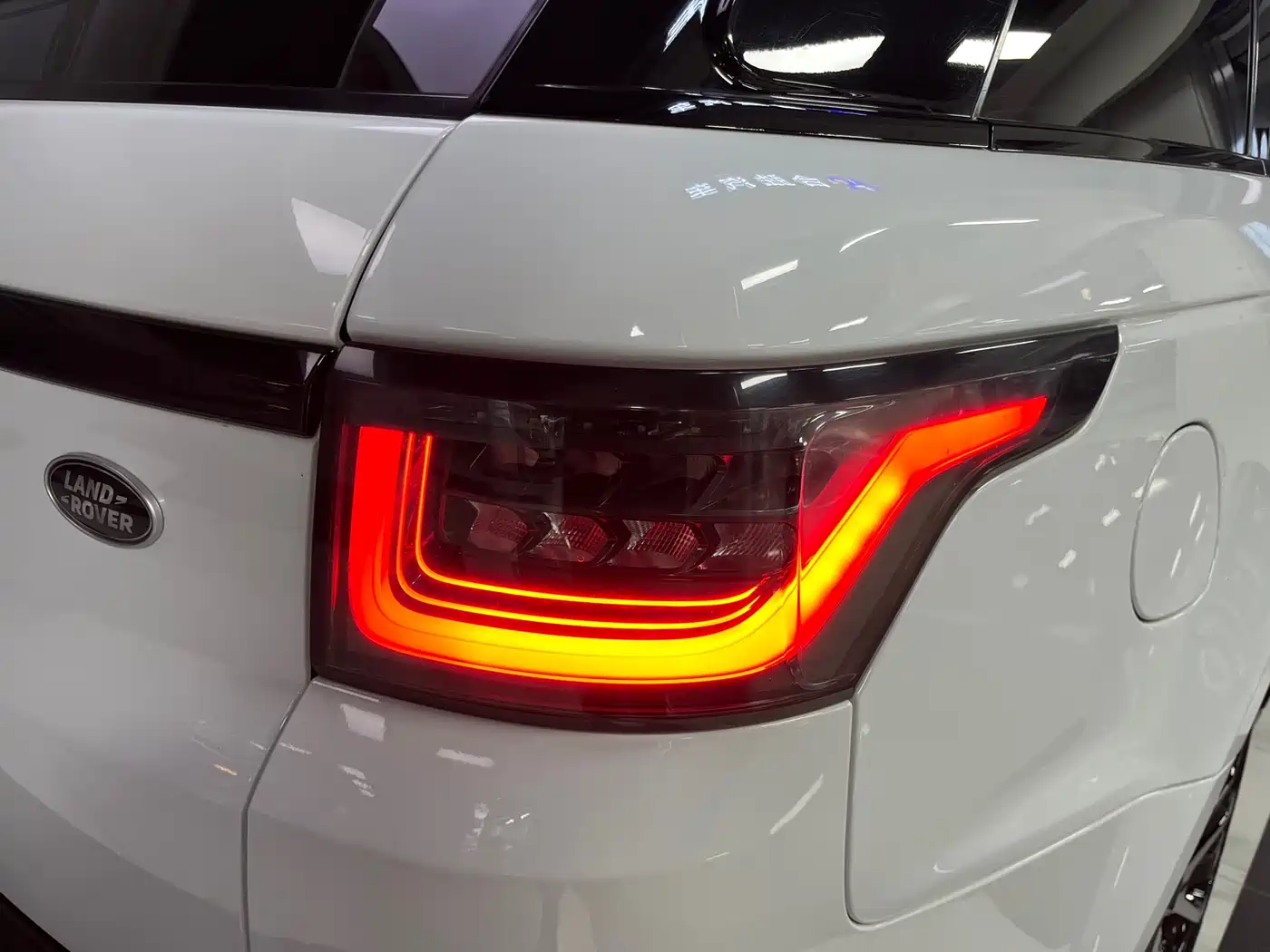 Land Rover Range Rover Sport 2021 3.0 L6 Gloss Black Edition фото 13
