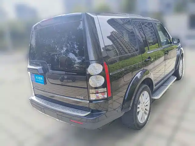Land Rover Discovery 2015 3.0 SC V6 HSE — фото 2