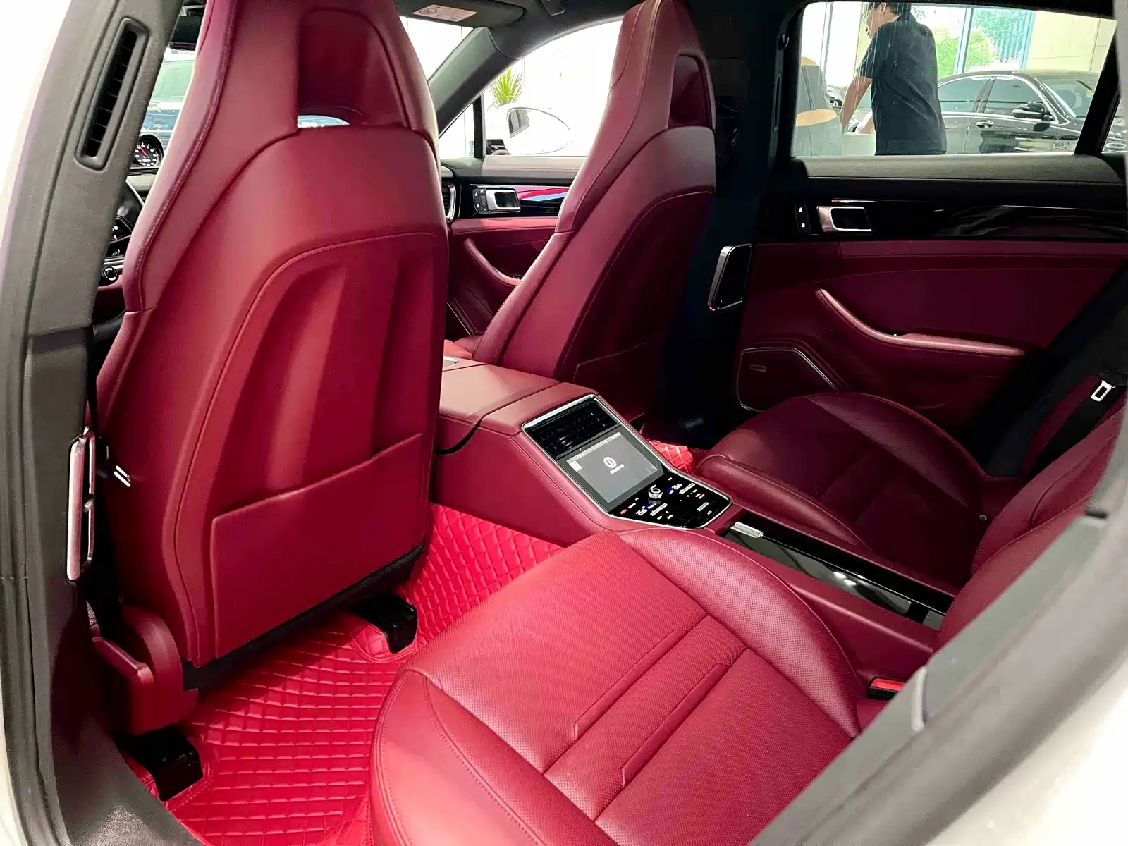 Фото 9 - Porsche Panamera