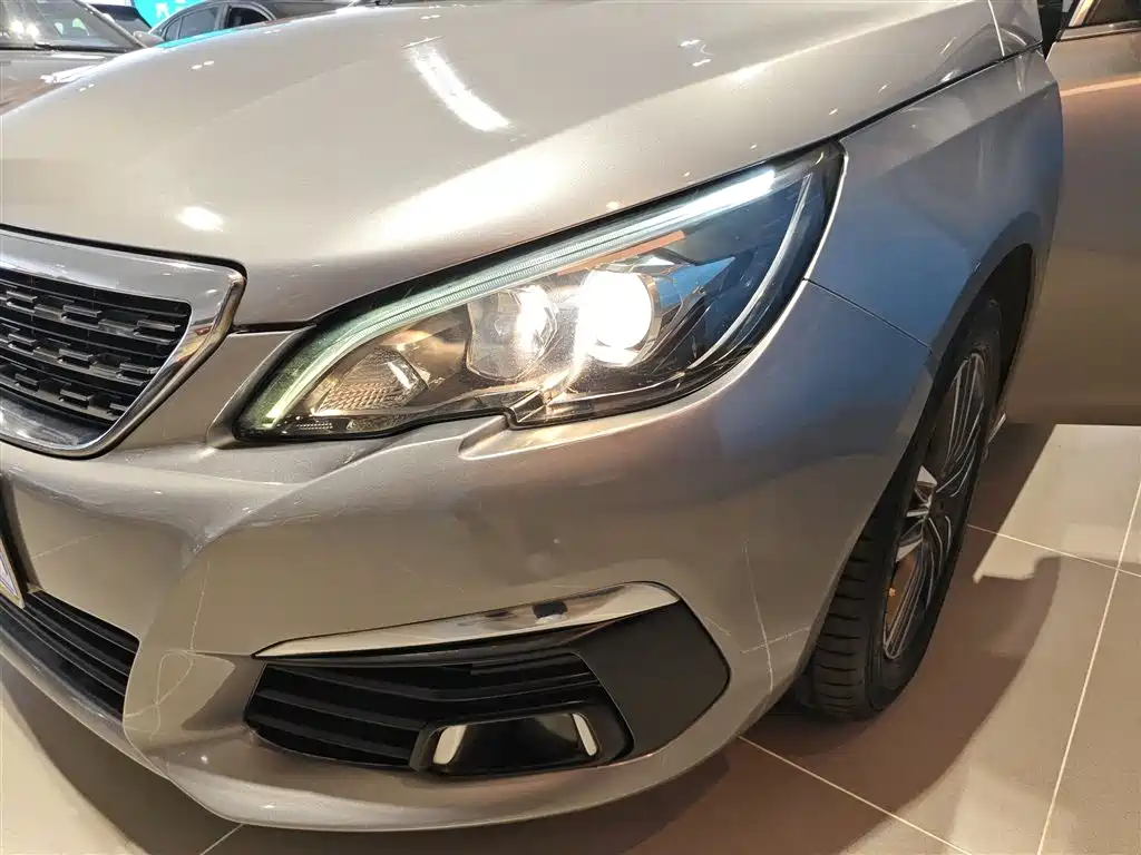 Peugeot 308 2016 1.6L Automatic Luxury фото 18