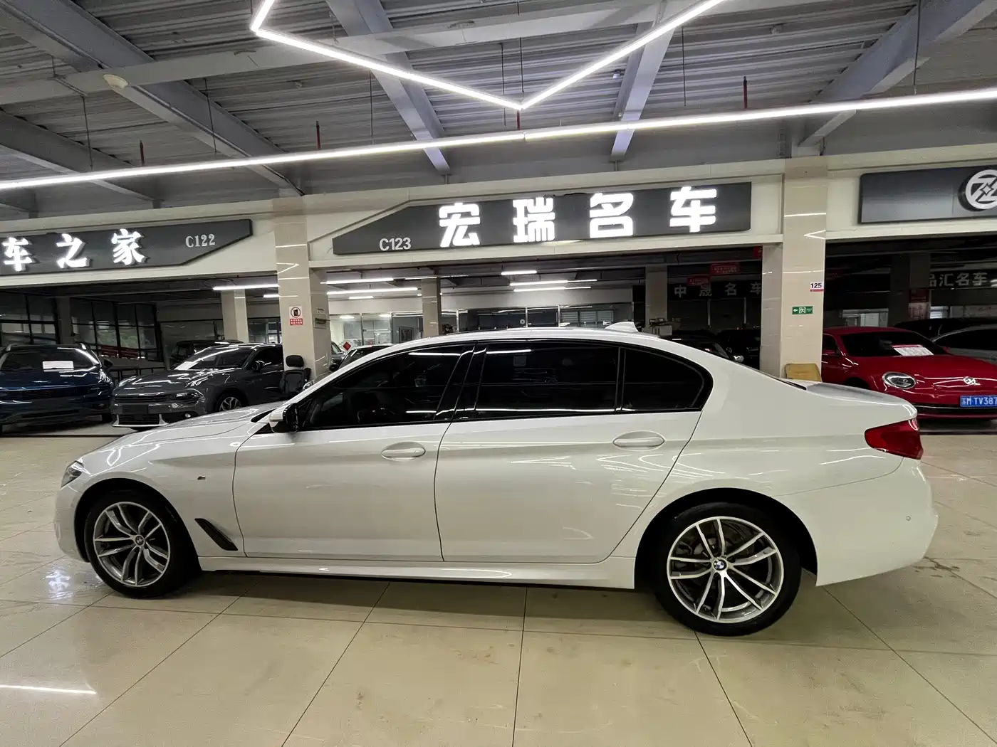 BMW 5 Series 2019 525Li M Sport Package фото 4