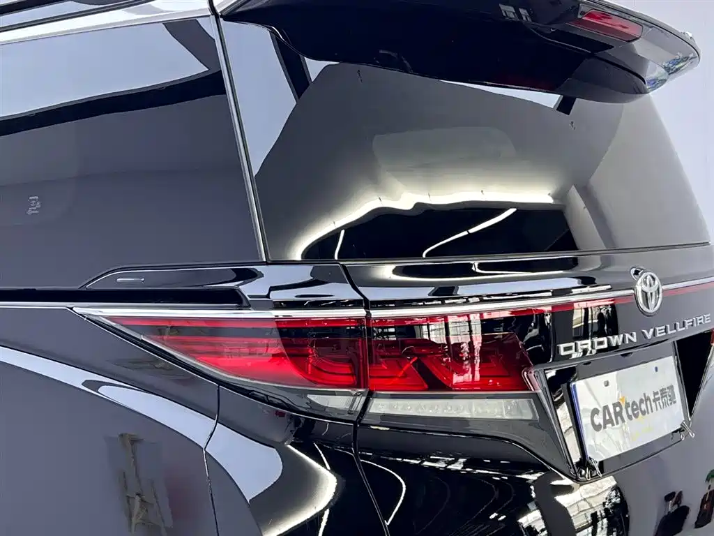 Toyota Vellfire 2024 Crown Hybrid 2.5L Executive Premium Edition фото 11