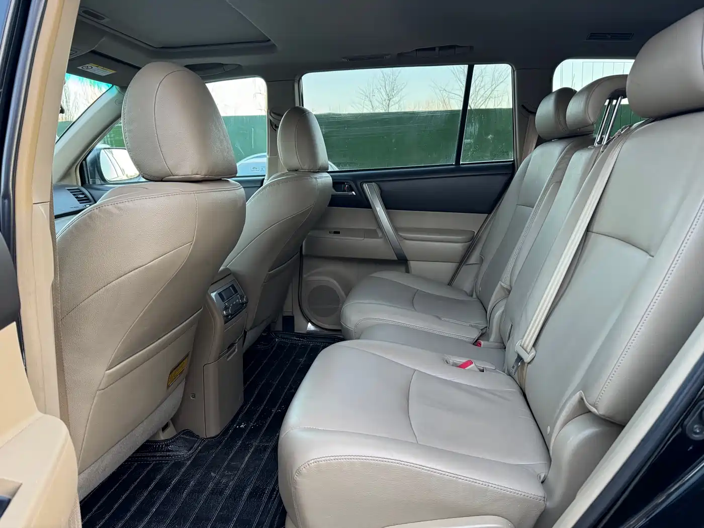 Toyota Highlander 2012 2.7L 2WD 7-Seater Luxury Edition фото 8