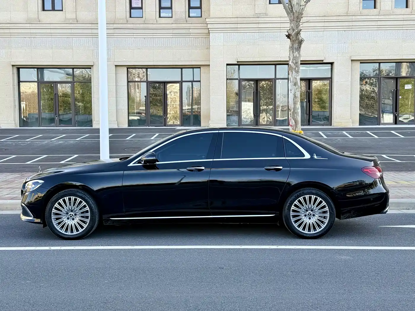 MERCEDES-BENZ E CLASS