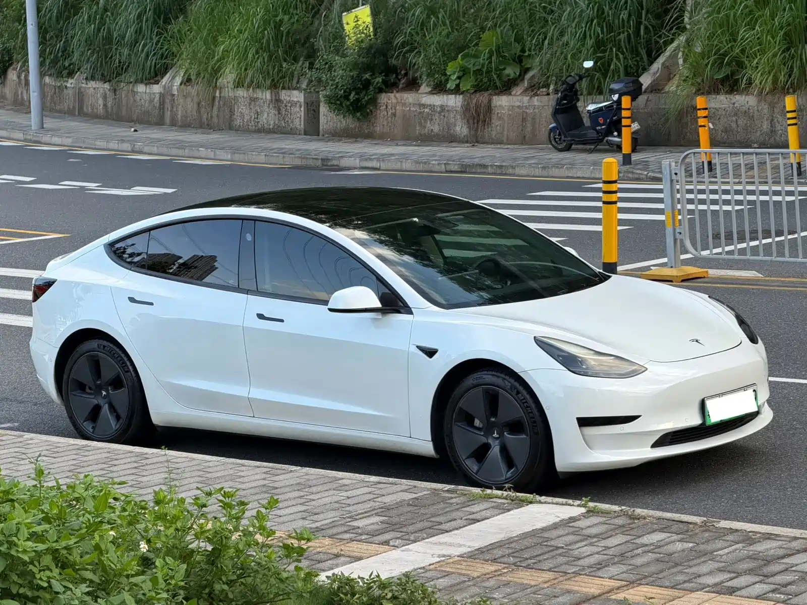 Photo 6 - Tesla Model 3