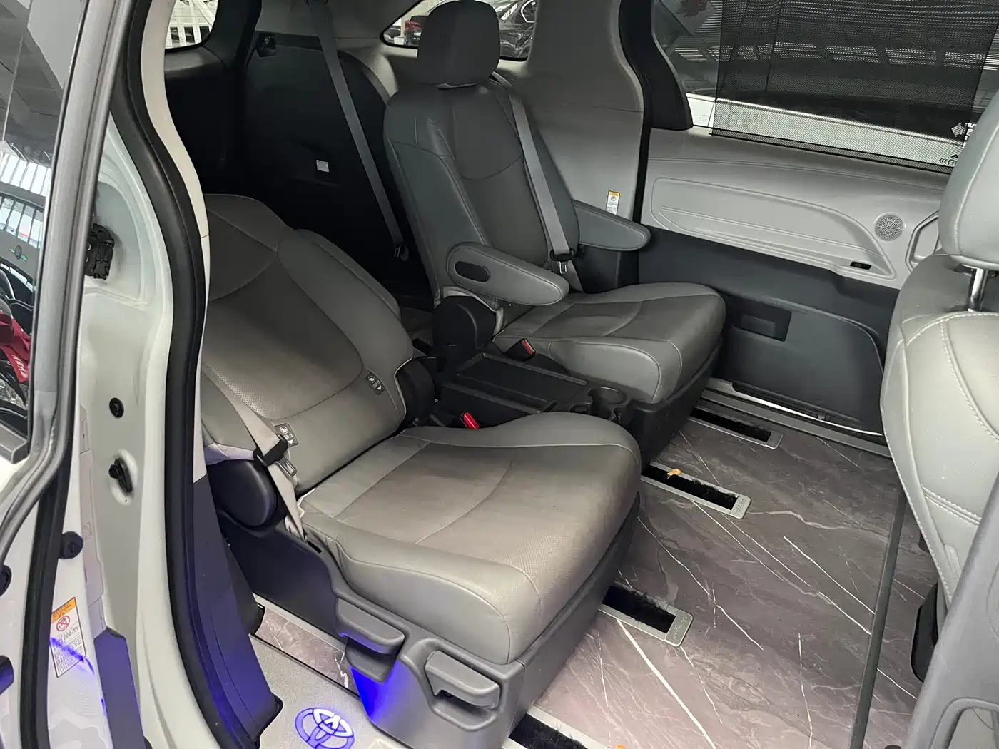 Toyota Sienna 2021 2.5L Hybrid Comfort Edition фото 9