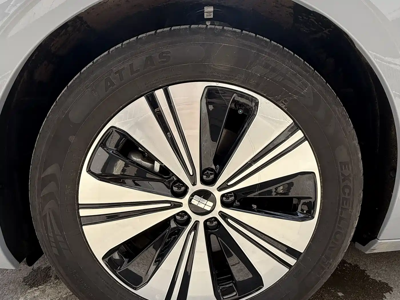 Geely Galaxy Galaxy A7 2025 EM-i 150km Explorer+ Edition фото 19