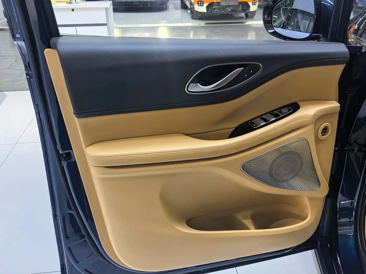 Voyah Auto Voyah Dreamer 2025 PHEV AWD Flagship Kunpeng Edition фото 6