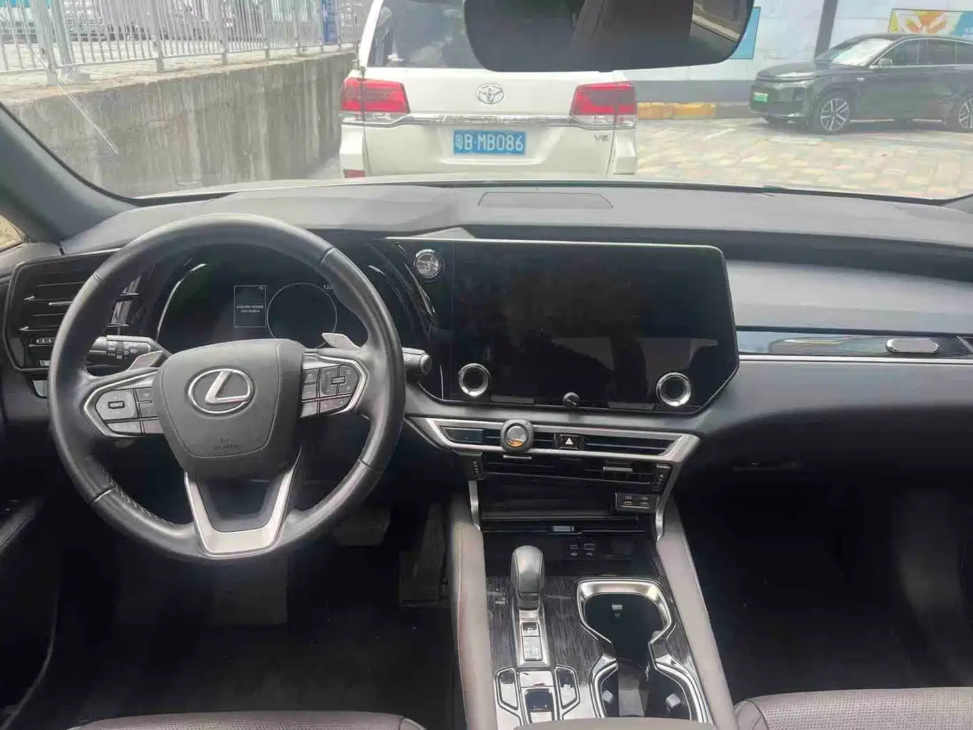 Фото 6 - Lexus RX